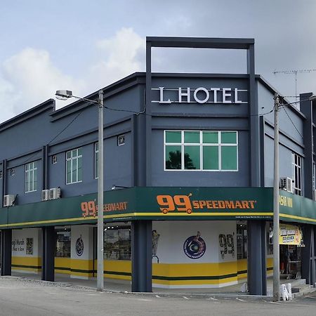 L Hotel Simpang Renggam Eksteriør billede