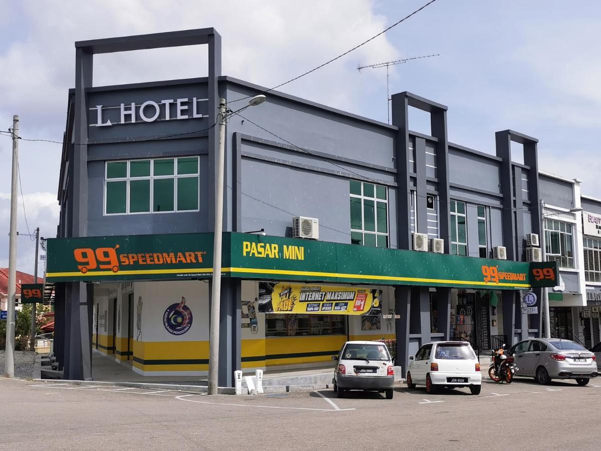 L Hotel Simpang Renggam Eksteriør billede