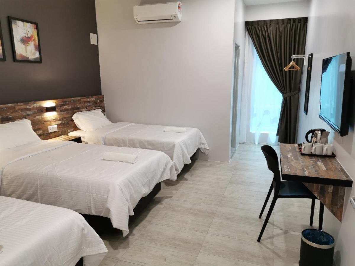 L Hotel Simpang Renggam Eksteriør billede
